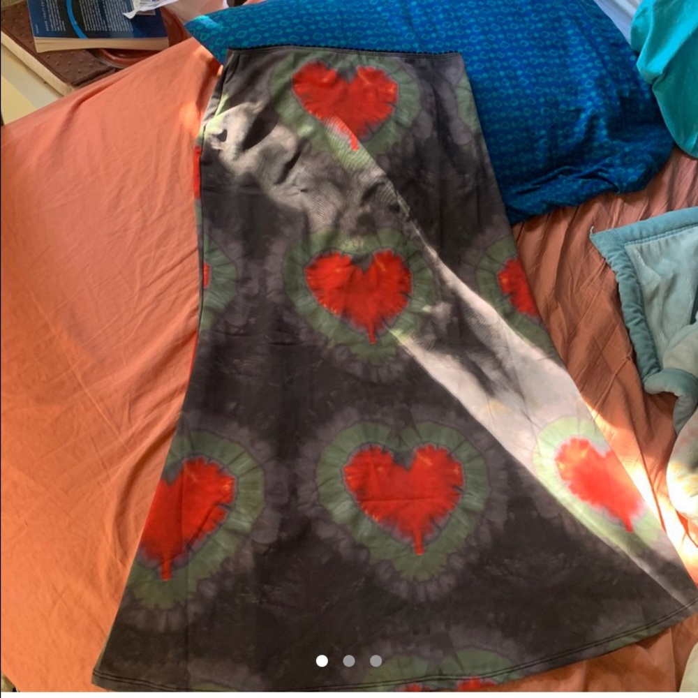 omighty one love skirt!❤️